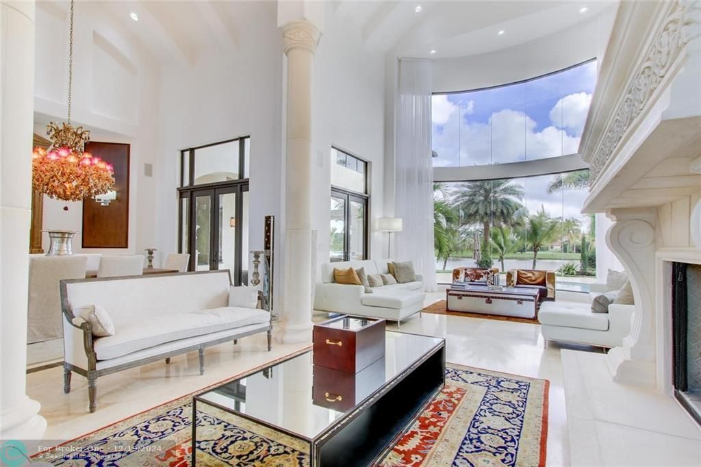 For Sale: $5,960,000 (5 beds, 5 baths, 10648 Square Feet)