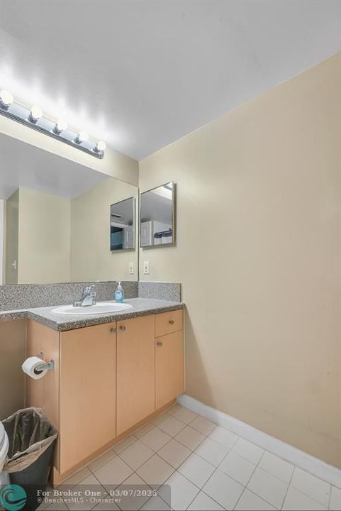 For Sale: $209,000 (1 beds, 1 baths, 802 Square Feet)