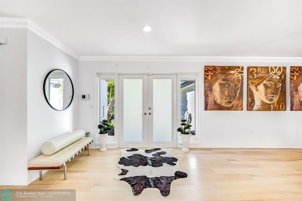 Active With Contract: $899,000 (3 beds, 2 baths, 2213 Square Feet)