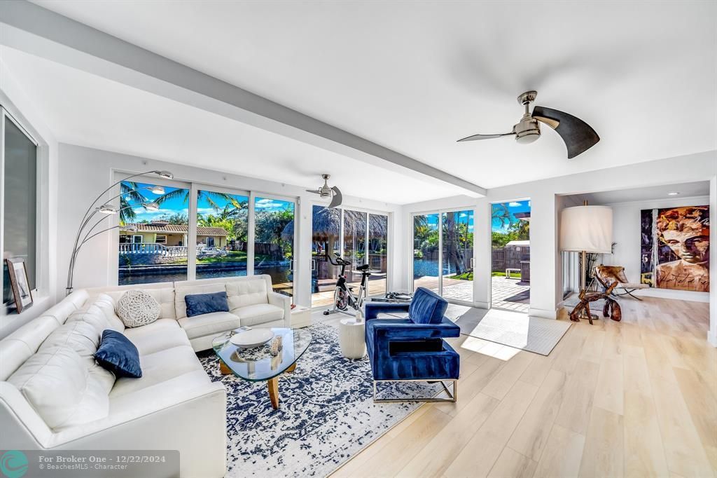 Active With Contract: $899,000 (3 beds, 2 baths, 2213 Square Feet)