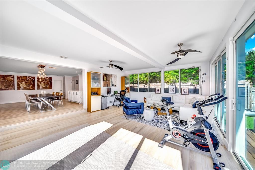 Active With Contract: $899,000 (3 beds, 2 baths, 2213 Square Feet)