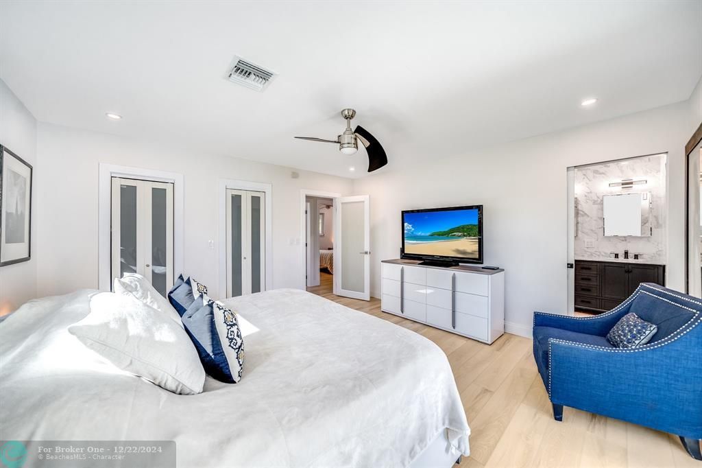 Active With Contract: $899,000 (3 beds, 2 baths, 2213 Square Feet)