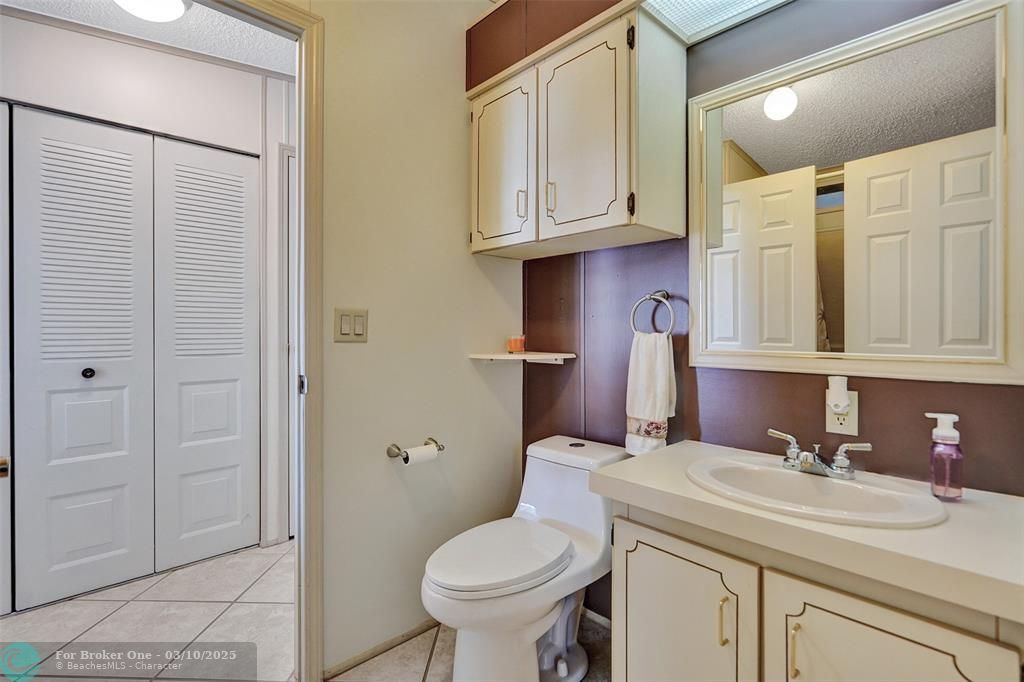 For Sale: $324,900 (2 beds, 2 baths, 1760 Square Feet)