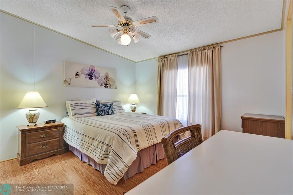 For Sale: $324,900 (2 beds, 2 baths, 1760 Square Feet)