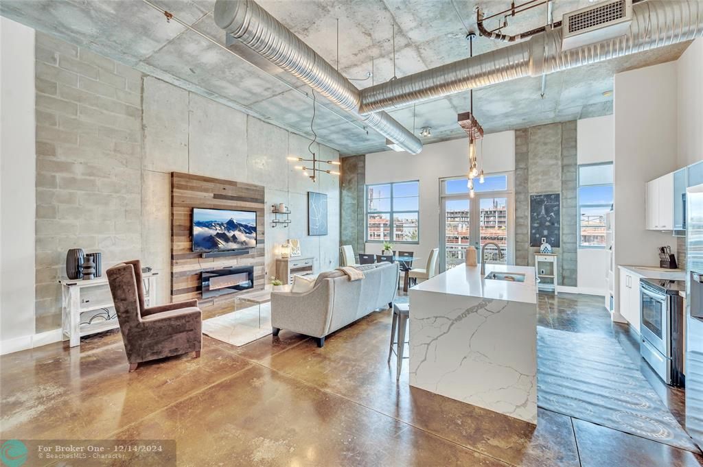 For Sale: $560,000 (1 beds, 1 baths, 1178 Square Feet)