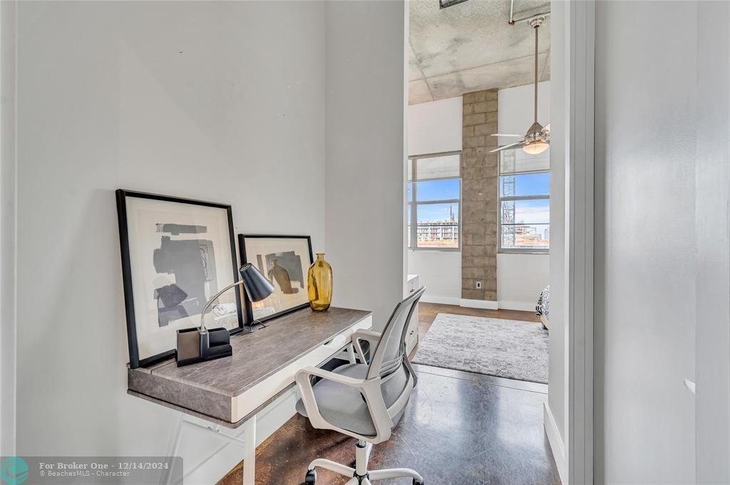 For Sale: $560,000 (1 beds, 1 baths, 1178 Square Feet)