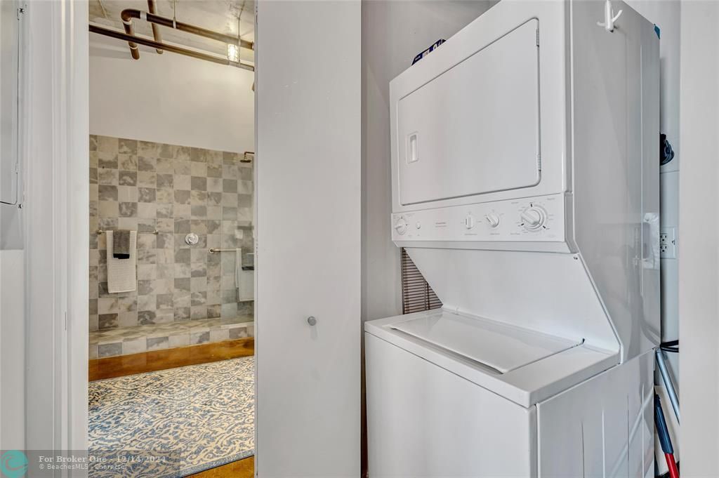 For Sale: $560,000 (1 beds, 1 baths, 1178 Square Feet)