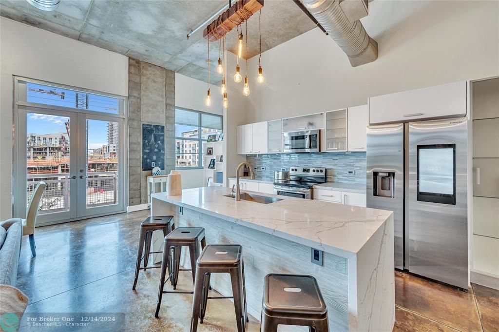 For Sale: $560,000 (1 beds, 1 baths, 1178 Square Feet)