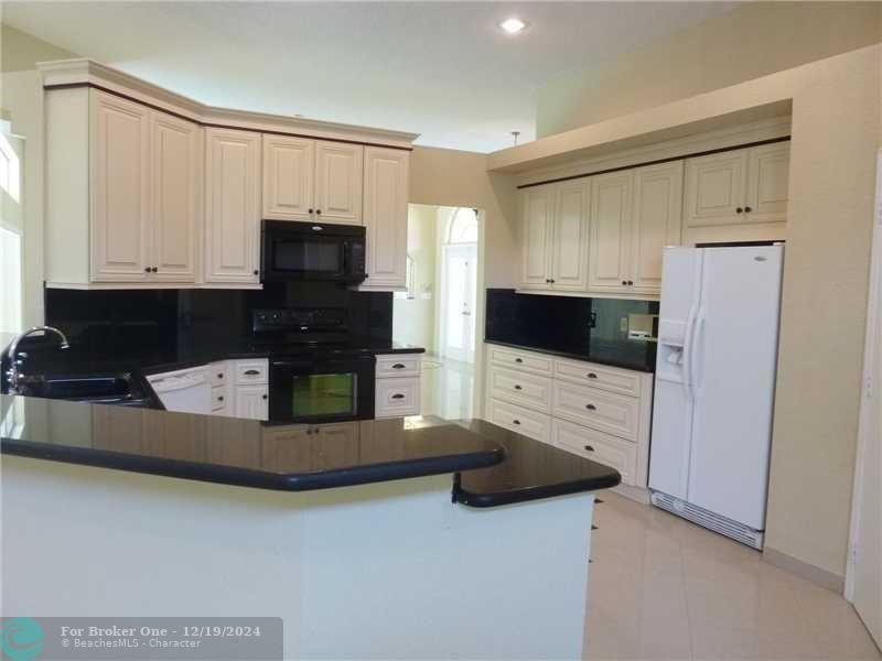 For Rent: $5,250 (4 beds, 2 baths, 2341 Square Feet)