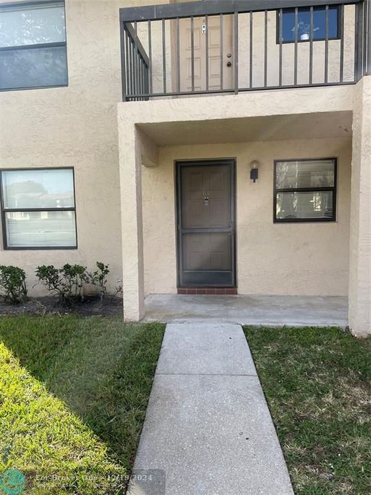 For Rent: $1,800 (2 beds, 2 baths, 857 Square Feet)