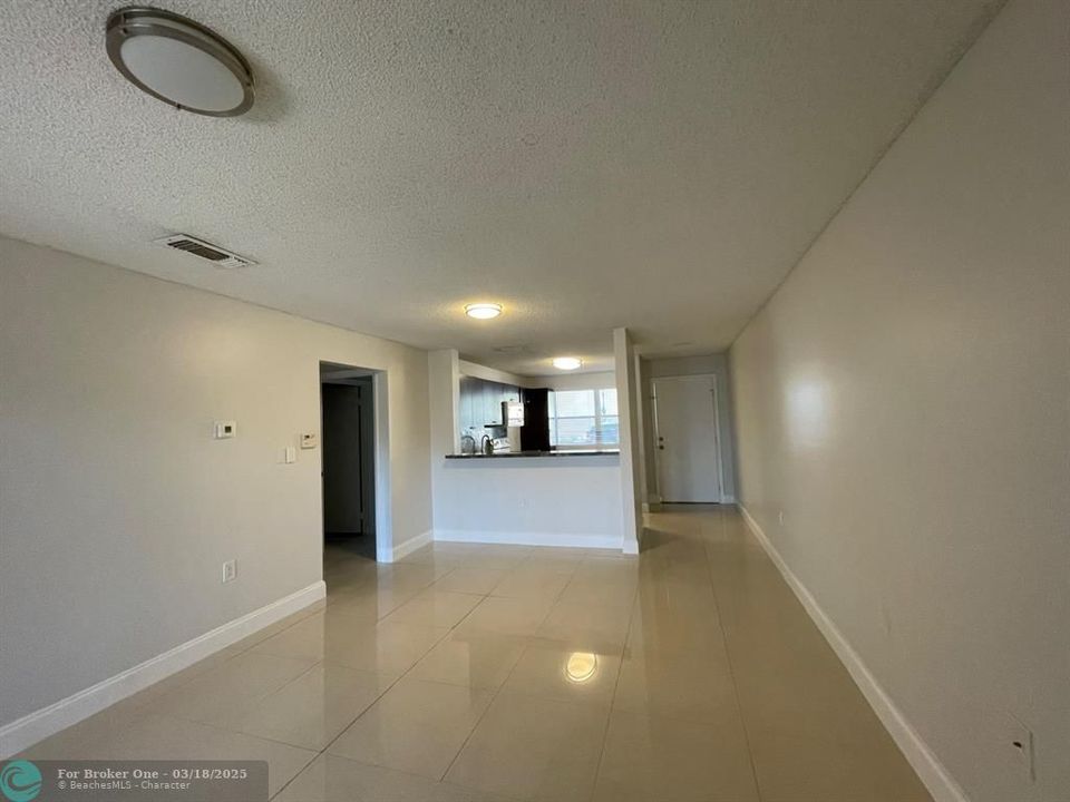 For Rent: $2,200 (2 beds, 2 baths, 1084 Square Feet)