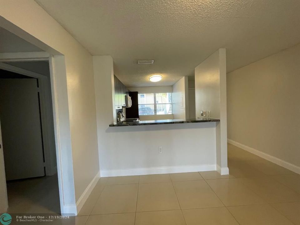 For Rent: $2,200 (2 beds, 2 baths, 1084 Square Feet)