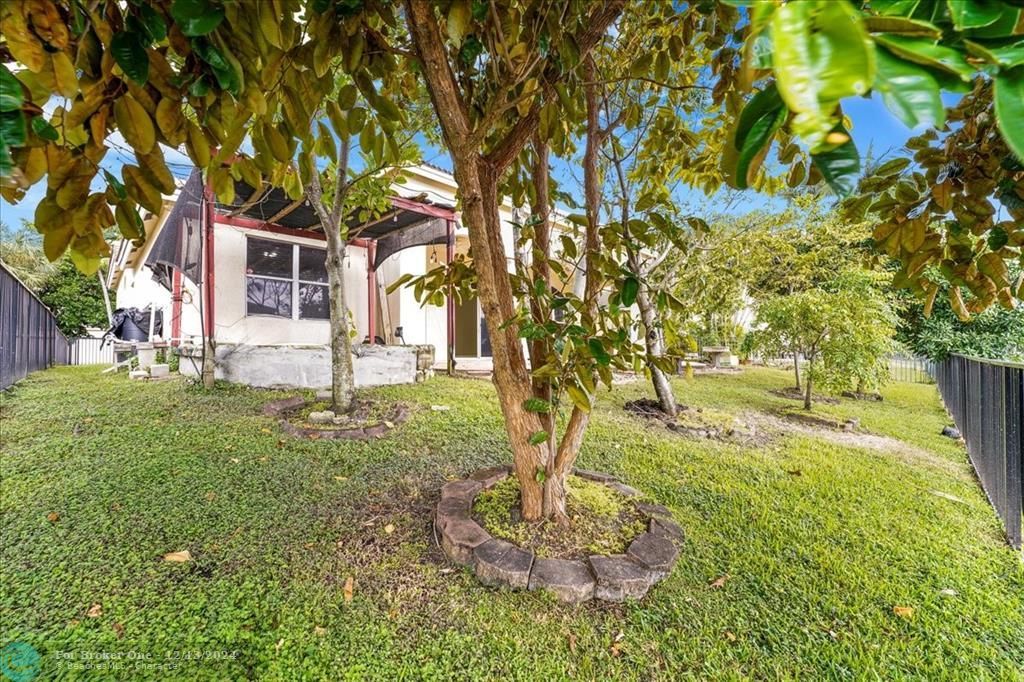 En Venta: $869,000 (4 camas, 3 baños, 3060 Pies cuadrados)