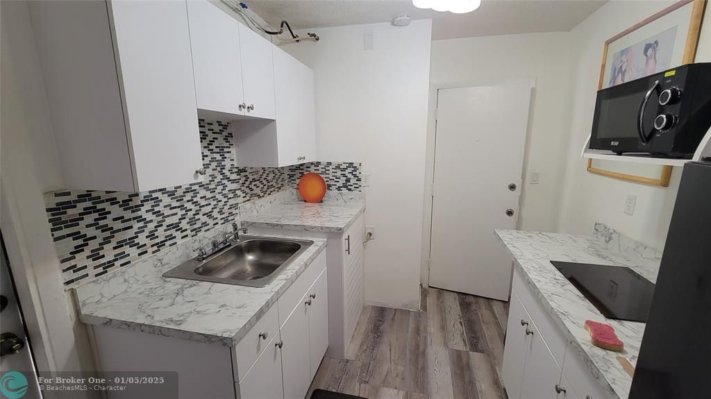 For Rent: $1,300 (1 beds, 1 baths, 1843 Square Feet)