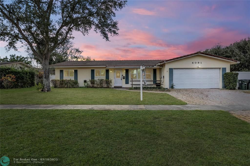 For Sale: $600,000 (4 beds, 2 baths, 2098 Square Feet)