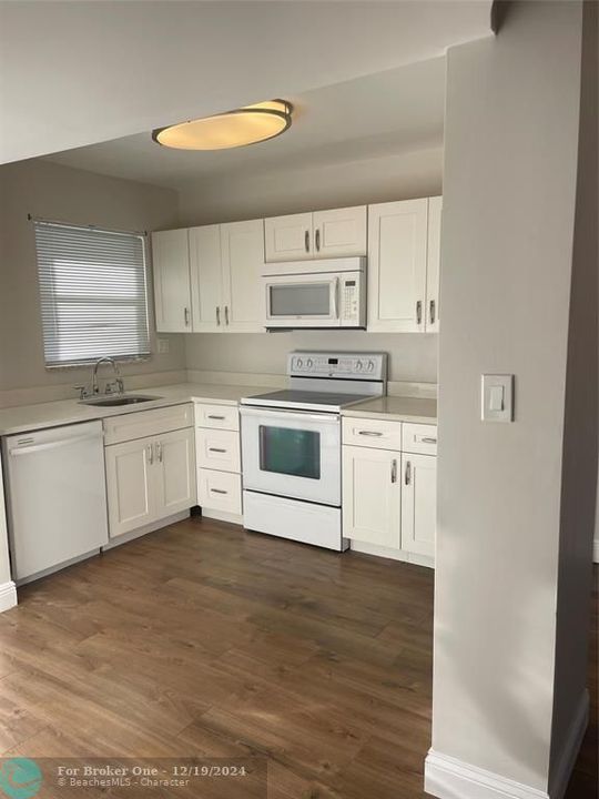 For Rent: $2,150 (2 beds, 2 baths, 850 Square Feet)