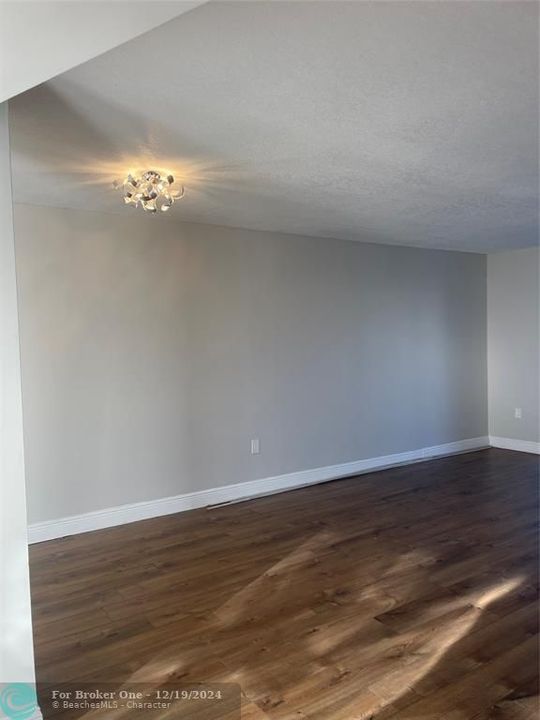 For Rent: $2,150 (2 beds, 2 baths, 850 Square Feet)