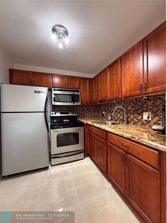 For Sale: $127,800 (1 beds, 1 baths, 600 Square Feet)