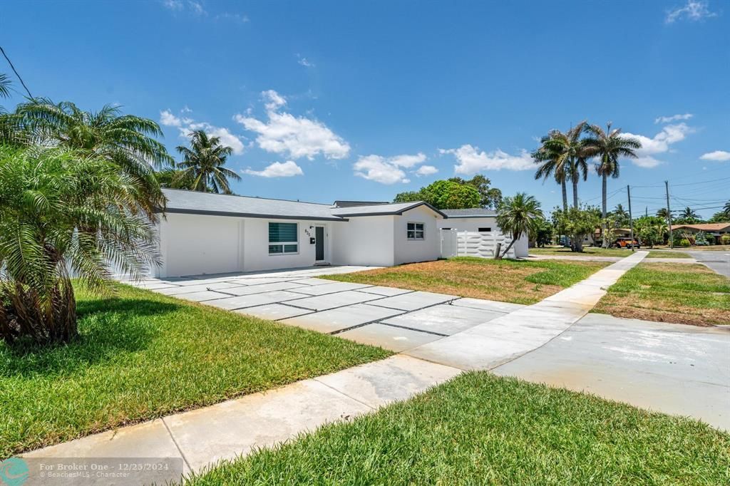 For Sale: $999,999 (3 beds, 2 baths, 1650 Square Feet)