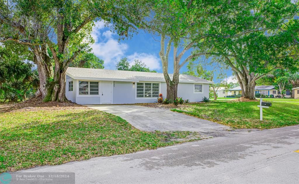 For Sale: $389,000 (3 beds, 2 baths, 1512 Square Feet)