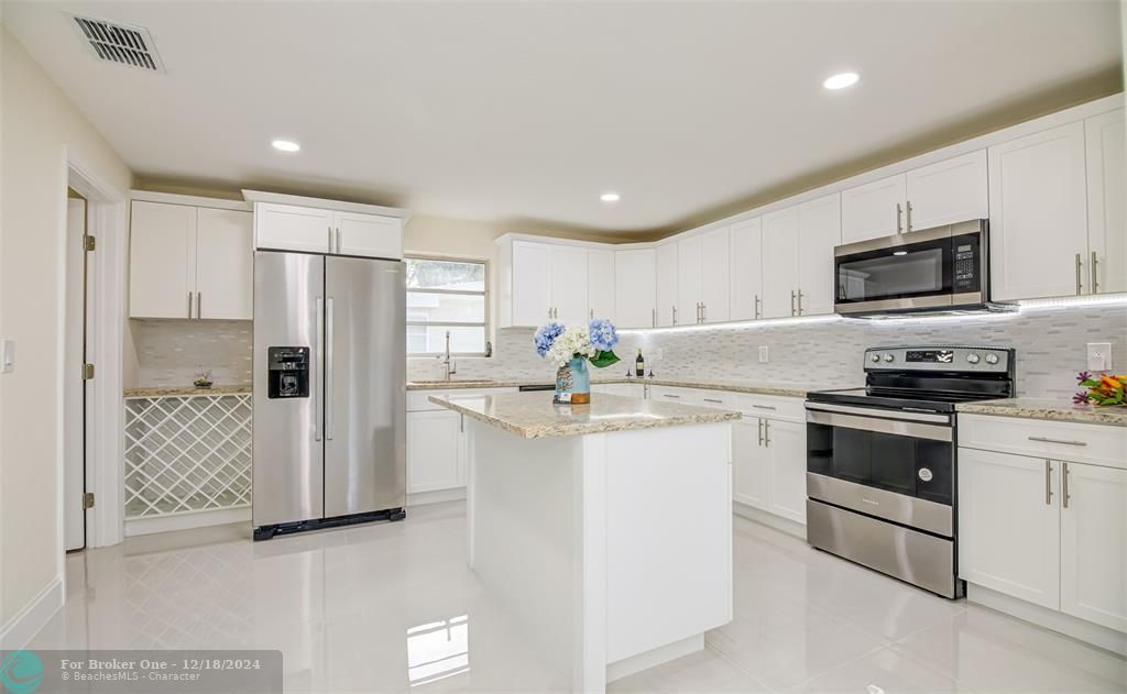 For Sale: $389,000 (3 beds, 2 baths, 1512 Square Feet)