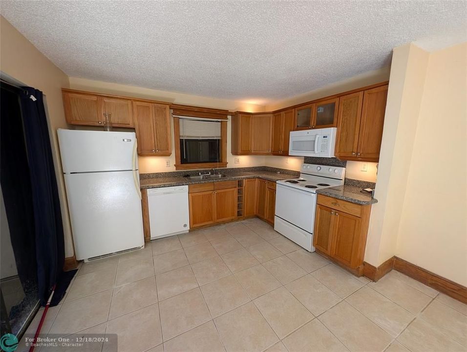 For Rent: $2,250 (2 beds, 1 baths, 1328 Square Feet)