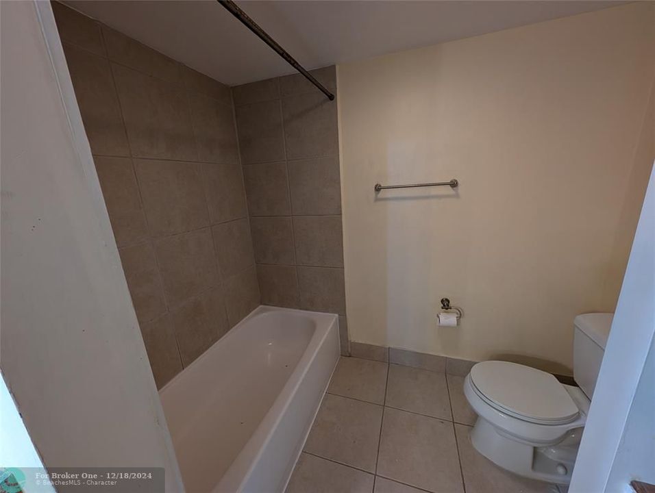 For Rent: $2,250 (2 beds, 1 baths, 1328 Square Feet)