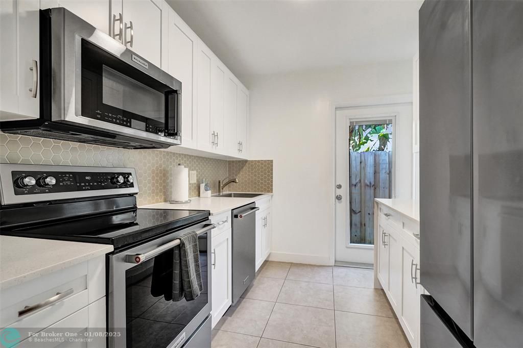 For Sale: $1,150,000 (3 beds, 2 baths, 1457 Square Feet)