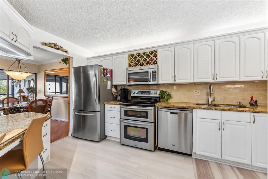 For Sale: $449,900 (3 beds, 2 baths, 1800 Square Feet)