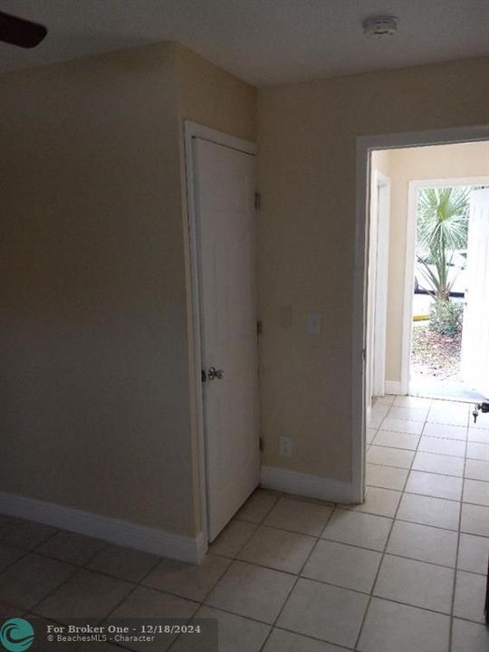 For Sale: $1,200 (1 beds, 1 baths, 2344 Square Feet)