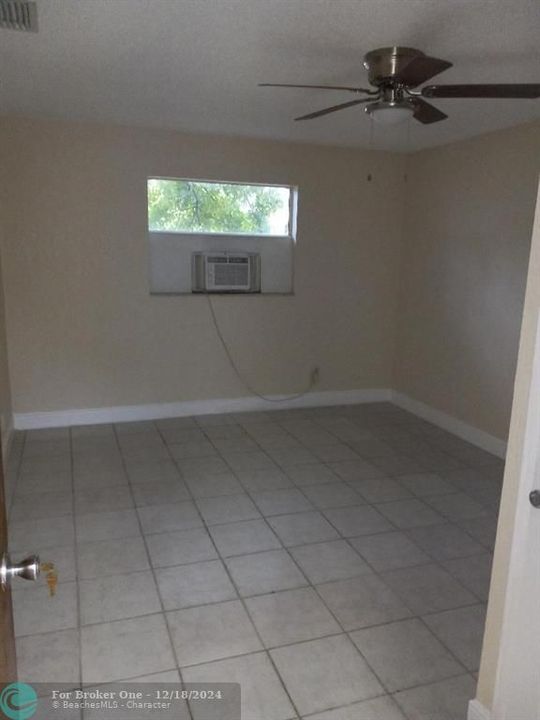 For Sale: $1,200 (1 beds, 1 baths, 2344 Square Feet)