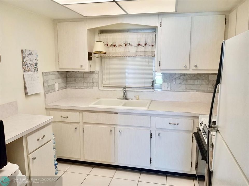 For Sale: $134,900 (2 beds, 1 baths, 815 Square Feet)