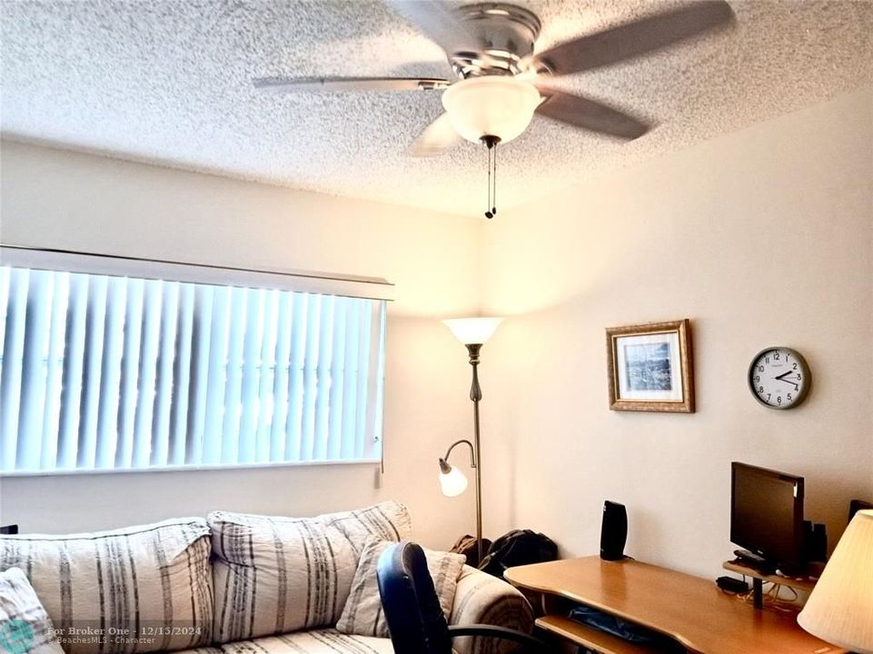 For Sale: $134,900 (2 beds, 1 baths, 815 Square Feet)