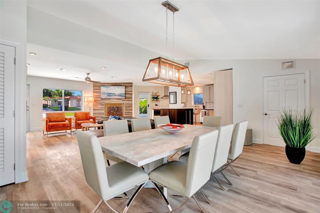 For Sale: $1,595,000 (3 beds, 2 baths, 1690 Square Feet)