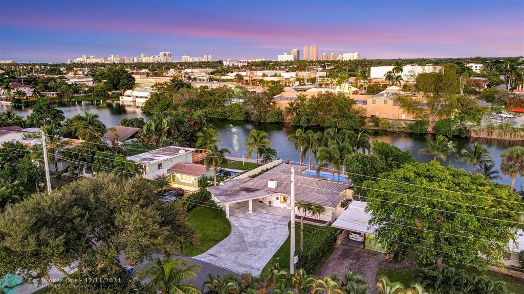 For Sale: $1,595,000 (3 beds, 2 baths, 1690 Square Feet)