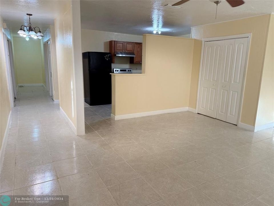 For Sale: $2,295 (3 beds, 2 baths, 2198 Square Feet)