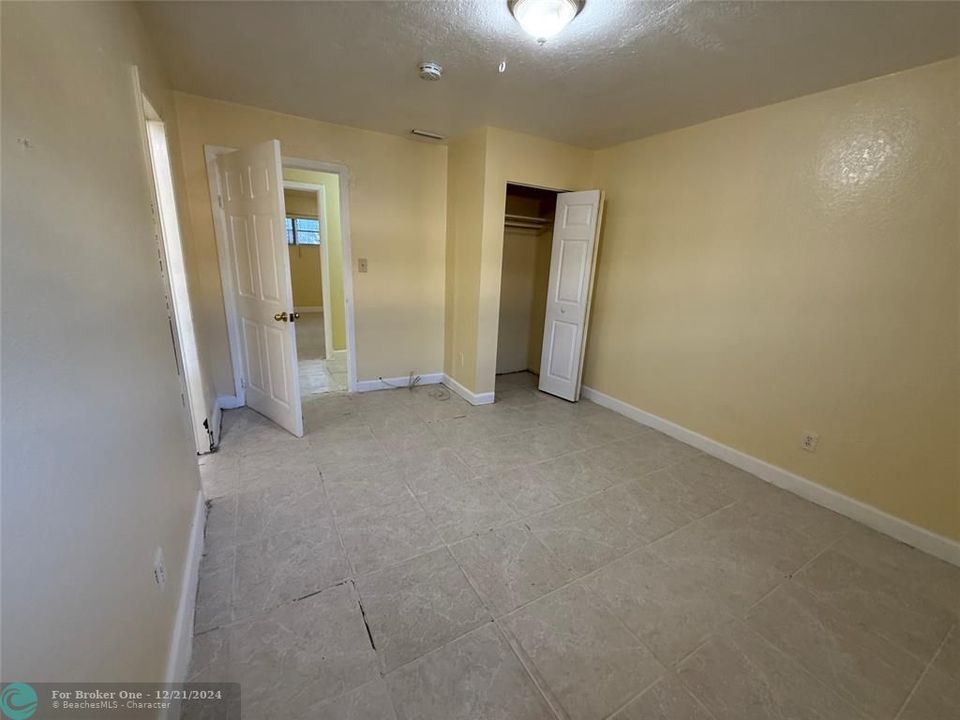 For Sale: $2,295 (3 beds, 2 baths, 2198 Square Feet)