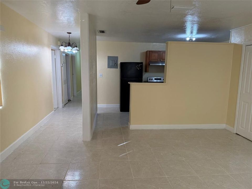 For Sale: $2,295 (3 beds, 2 baths, 2198 Square Feet)