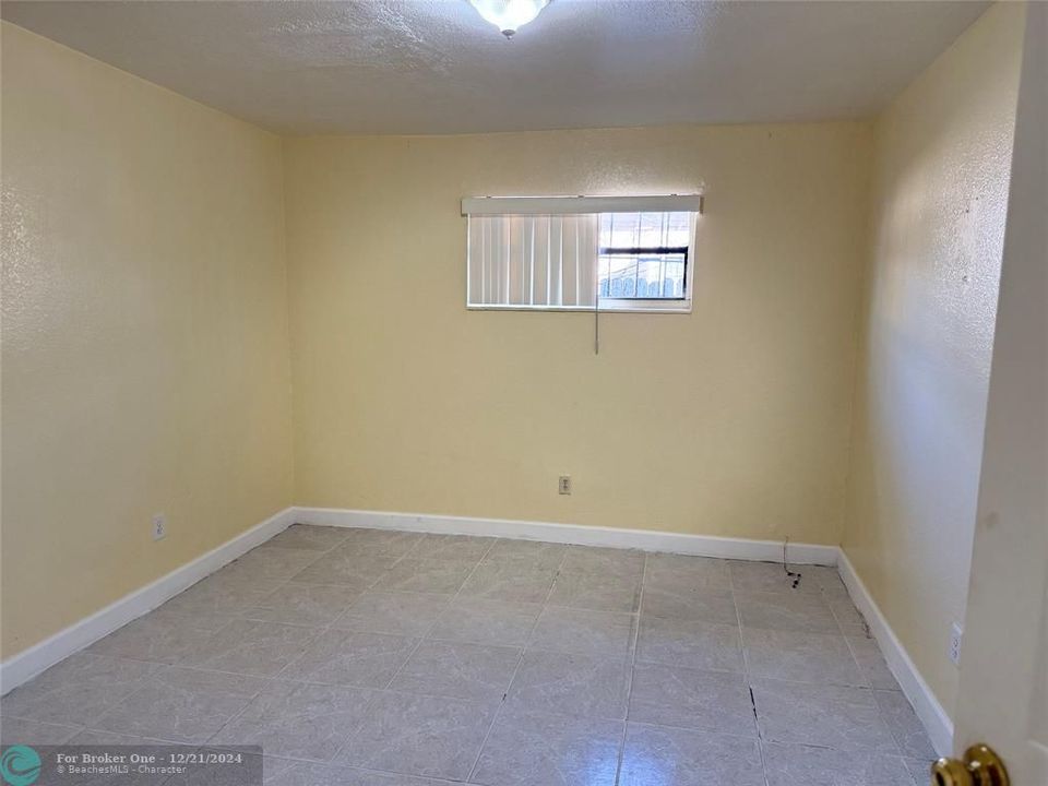 For Sale: $2,295 (3 beds, 2 baths, 2198 Square Feet)