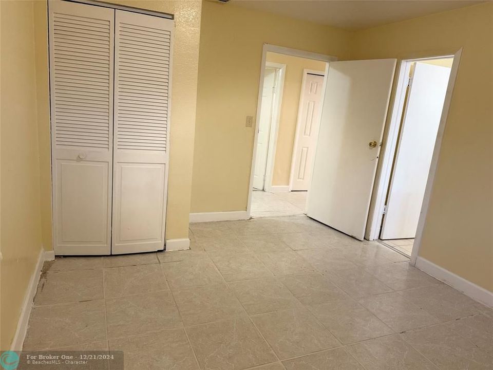 For Sale: $2,295 (3 beds, 2 baths, 2198 Square Feet)