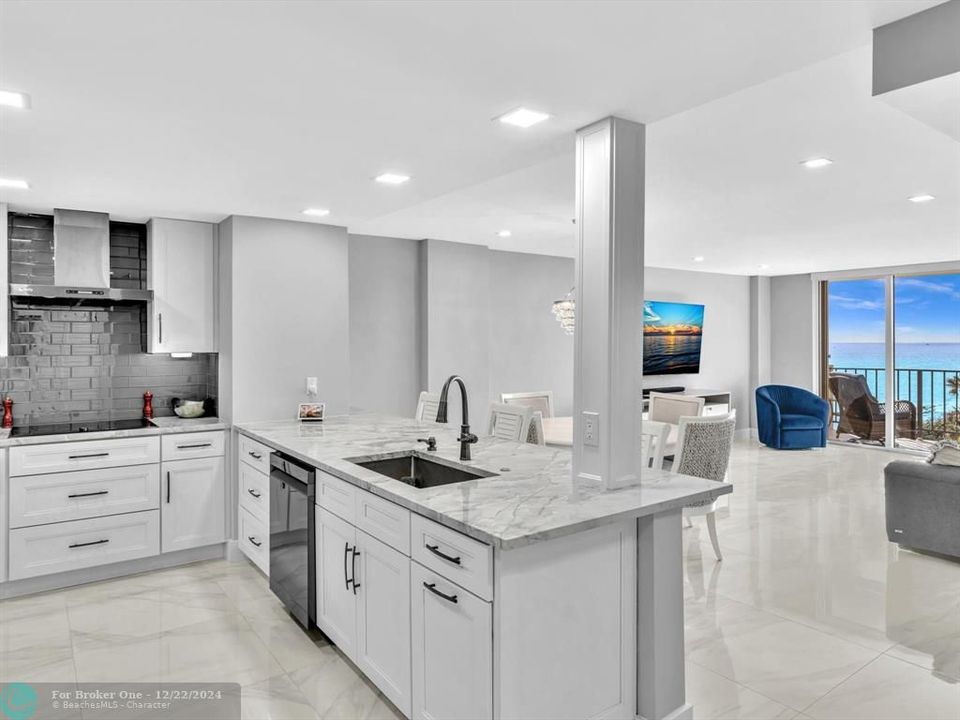 Recently Sold: $800,000 (2 beds, 2 baths, 1200 Square Feet)