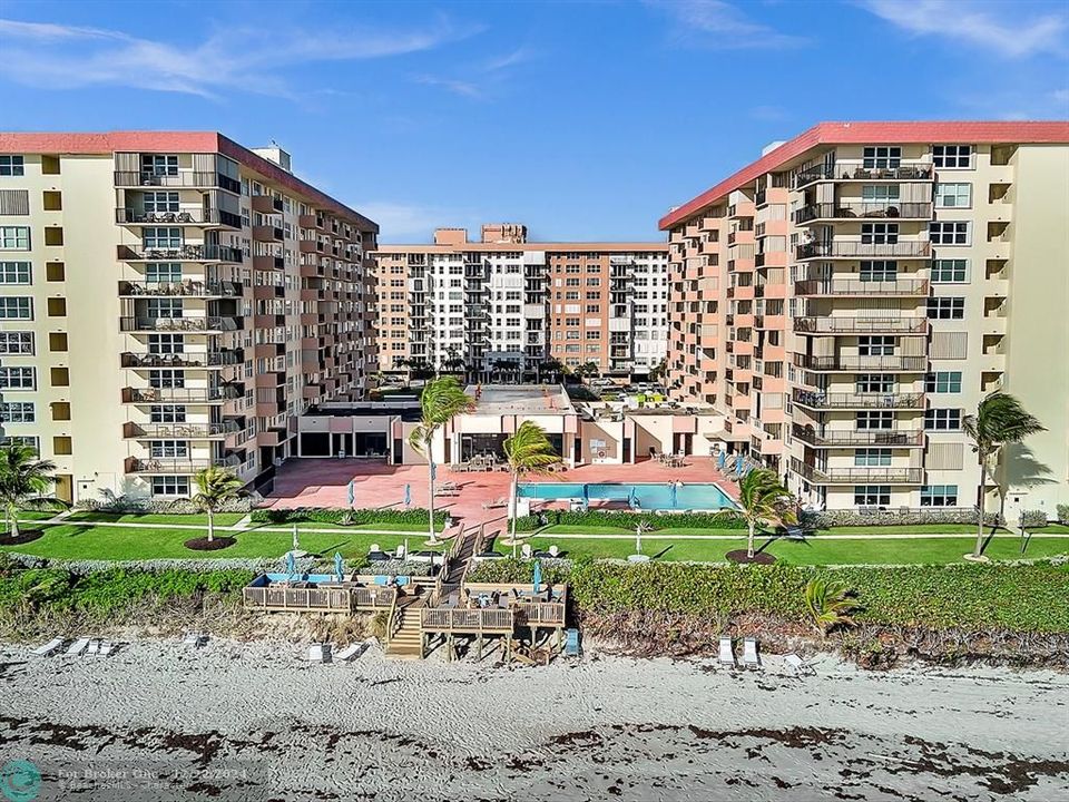 Recently Sold: $800,000 (2 beds, 2 baths, 1200 Square Feet)