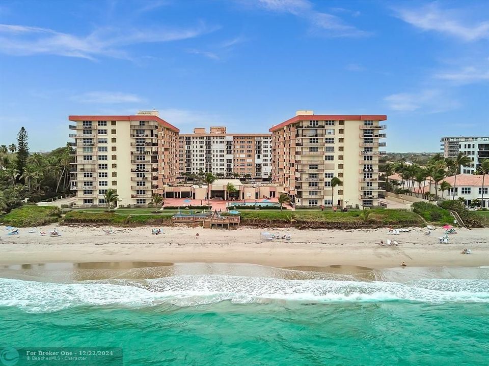 Recently Sold: $800,000 (2 beds, 2 baths, 1200 Square Feet)