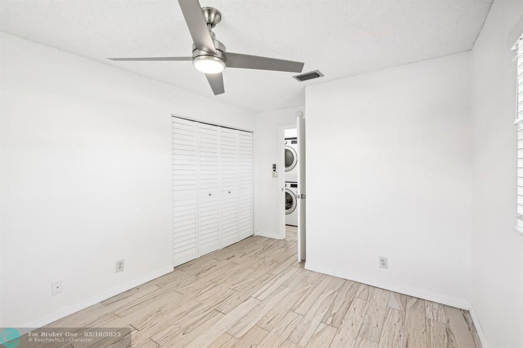 For Sale: $325,000 (2 beds, 2 baths, 1022 Square Feet)