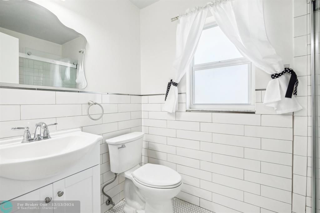 For Sale: $325,000 (2 beds, 2 baths, 1022 Square Feet)