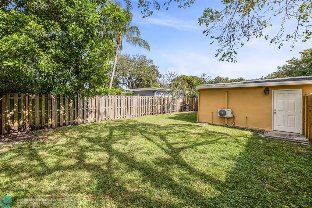 For Sale: $699,000 (3 beds, 2 baths, 1394 Square Feet)