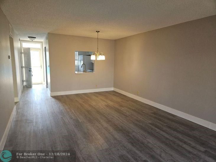 For Rent: $3,000 (2 beds, 2 baths, 1000 Square Feet)