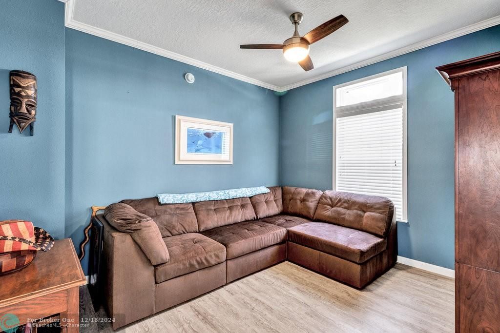 For Sale: $185,000 (2 beds, 2 baths, 1569 Square Feet)