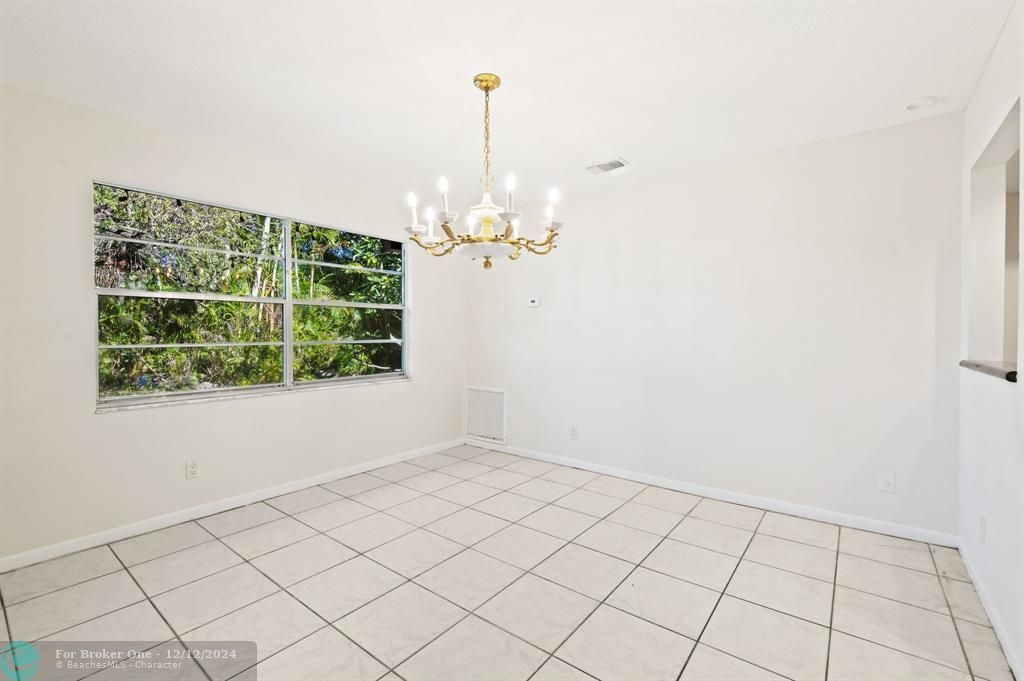 For Sale: $459,000 (2 beds, 2 baths, 1317 Square Feet)