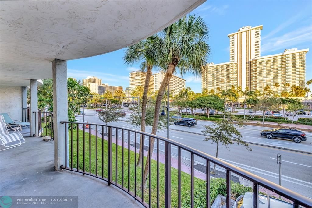 For Sale: $345,000 (2 beds, 2 baths, 1145 Square Feet)